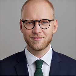 Lukas Riedler -- Associate bei ATB.LAW
